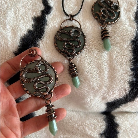 Creative Life Force Adventurine Snake Necklace - Picture 5 of 5